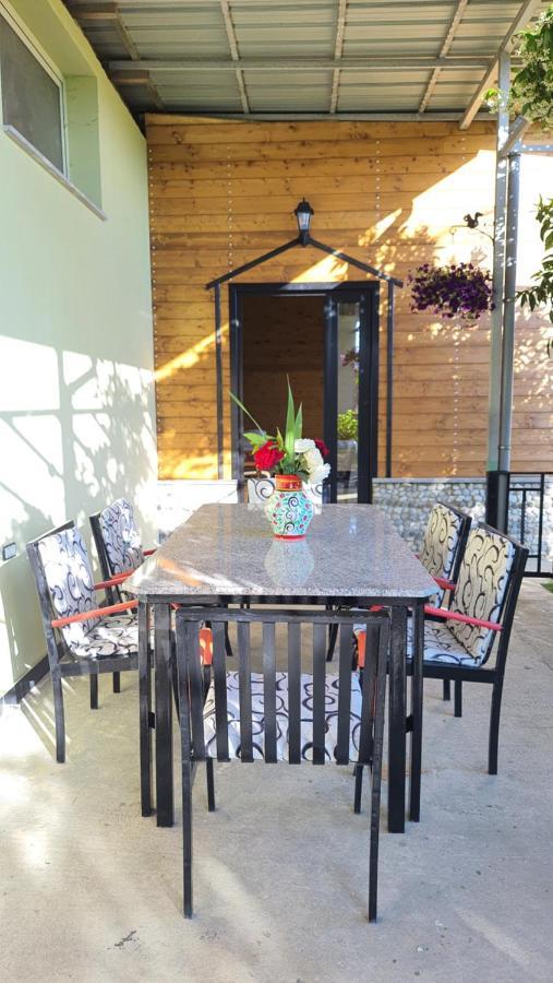Room With Private Garden ชโคเดอร์ ภายนอก รูปภาพ