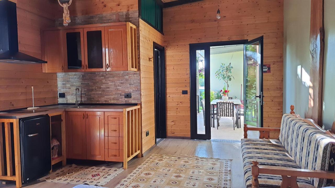 Room With Private Garden ชโคเดอร์ ภายนอก รูปภาพ